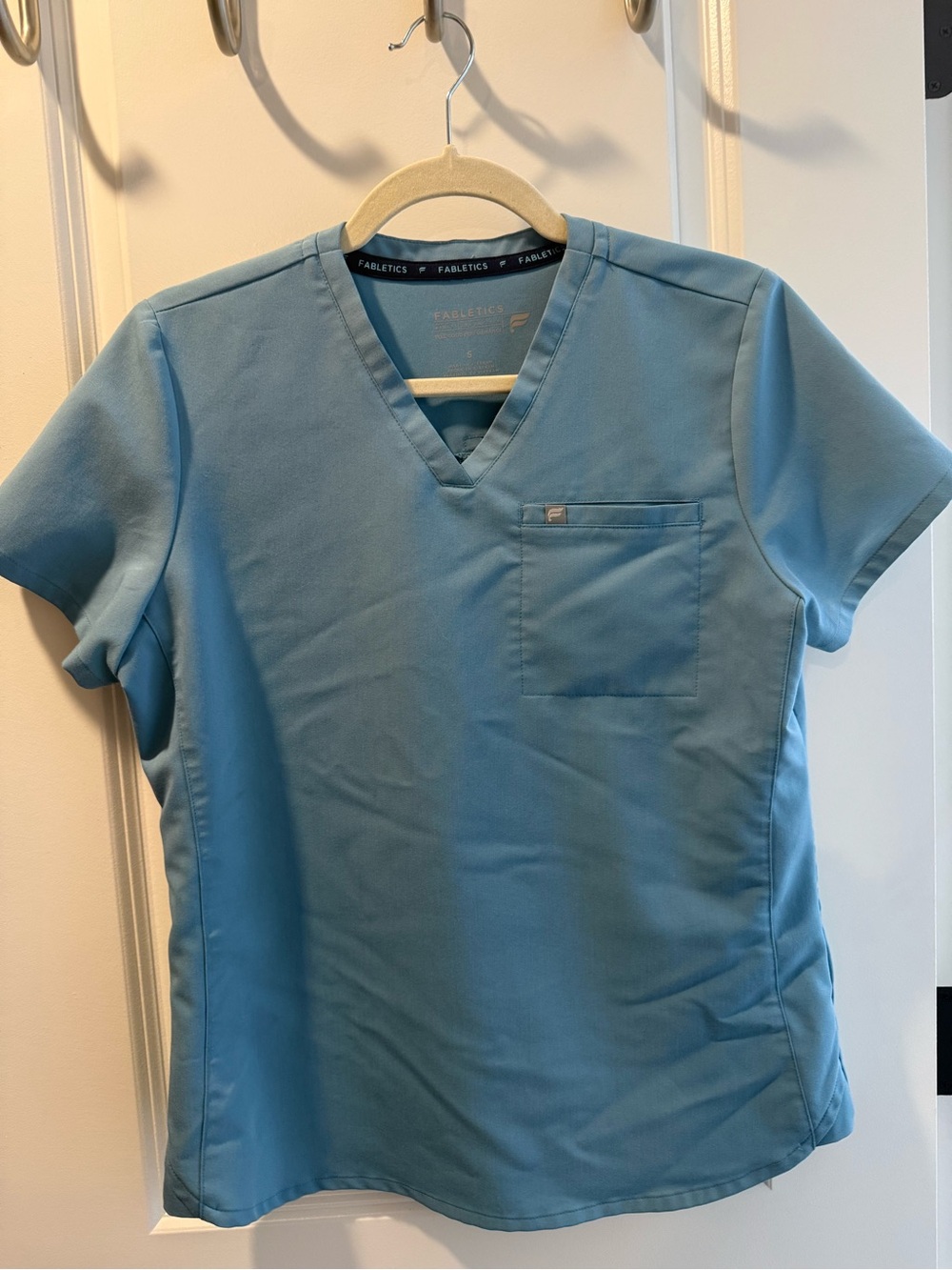 Fabletics Wave Scrub Set (Top+Pants) - Picture 2 of 3